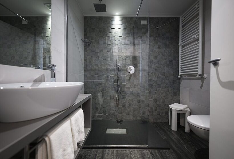 Superior room with lake view, Riviera