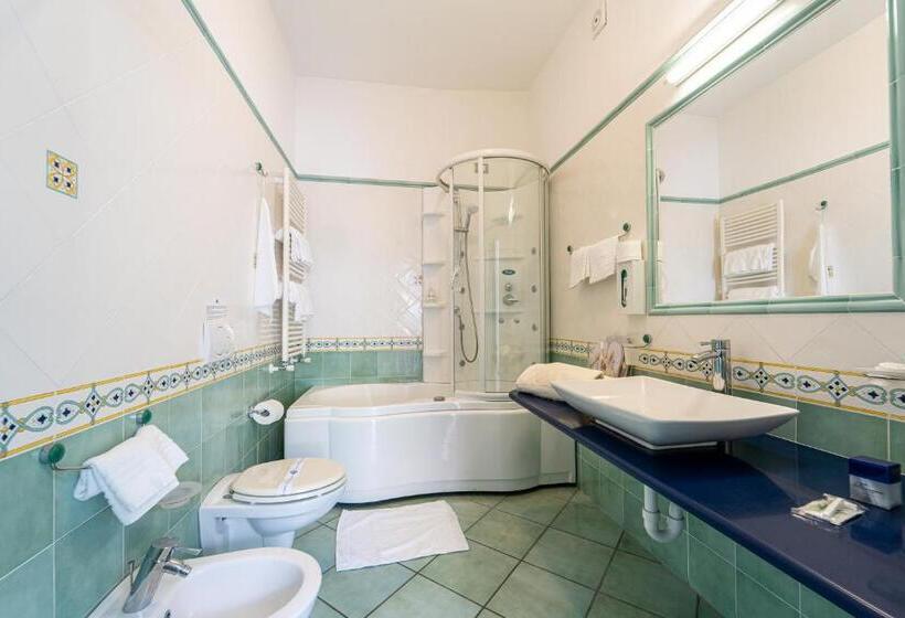Полулюкс Вид на Море, Borgo Romantica   Resort & Spa