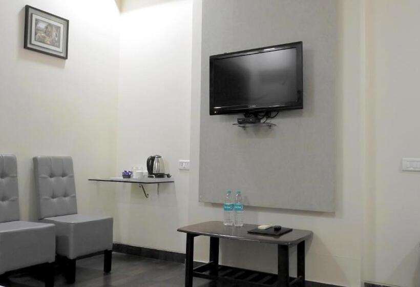 Deluxe Room, Sai Miracle