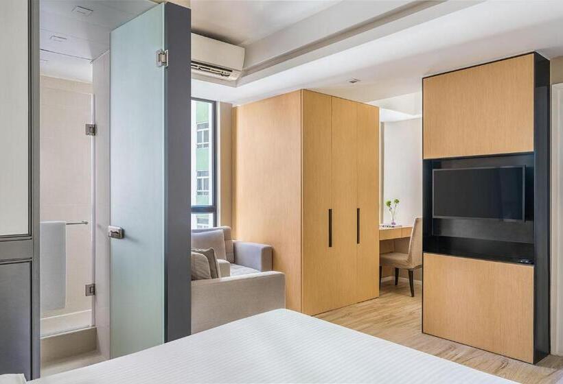 کابین, Ying Nflo, Hong Kong, Wan Chai