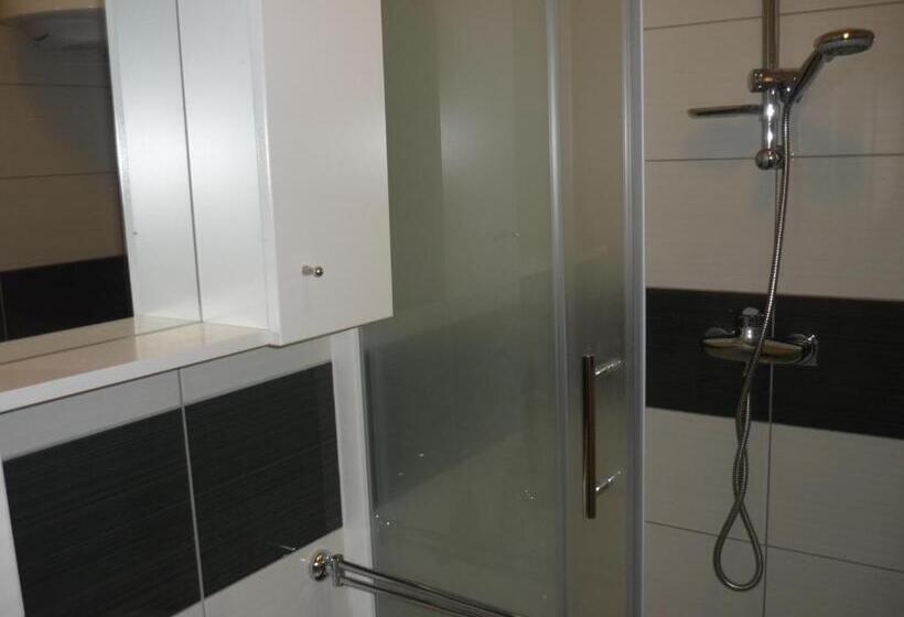 Номер Стандарт Трехместный, Rooms Bijela Ruža