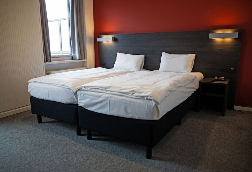 اتاق استاندارد, Antwerp Harbour