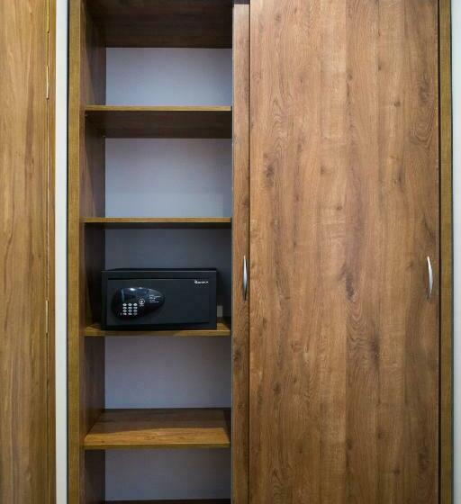 Quarto Estandar Individual, Gem
