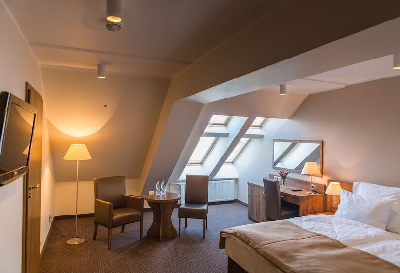 Quarto Estandar, Gem