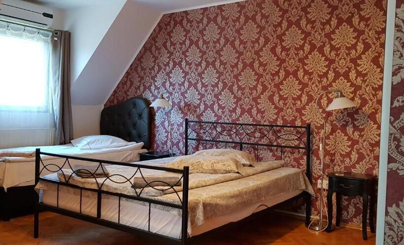 اتاق استاندارد سه نفره, Pension Casa Leone