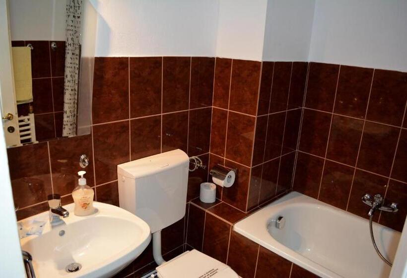 اتاق استاندارد یک نفره, Pension Casa Leone