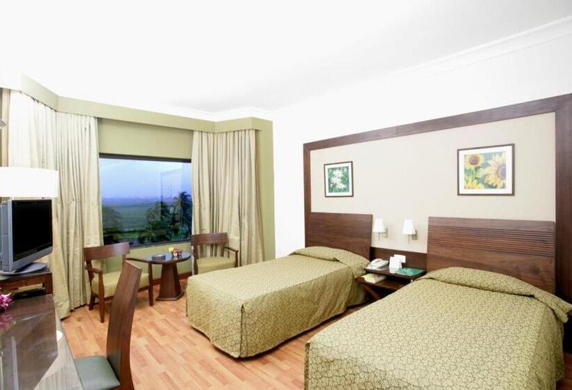 اتاق لوکس, The Retreat Hotel & Convention Centre
