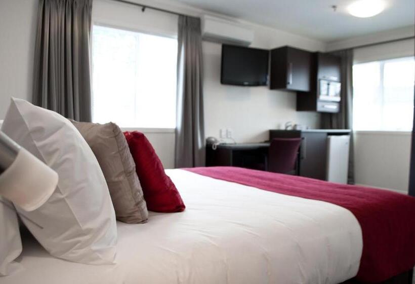 Студия Стандарт, At Eden Park Motel
