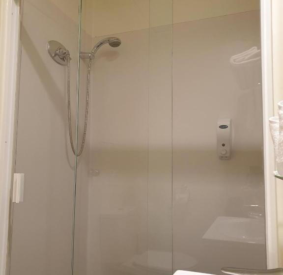 Студио Executive, At Eden Park Motel