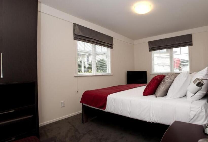 Апартаменты 1 Спальня, At Eden Park Motel