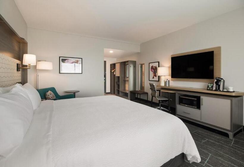 适合残疾人士使用的带超级大床的标准间, Avid Hotels Mt Juliet – Nashville Area By Ihg