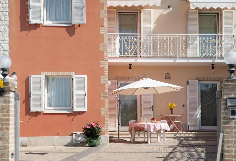 سوییت خانوادگی, Fonte D Olio Conero Relais