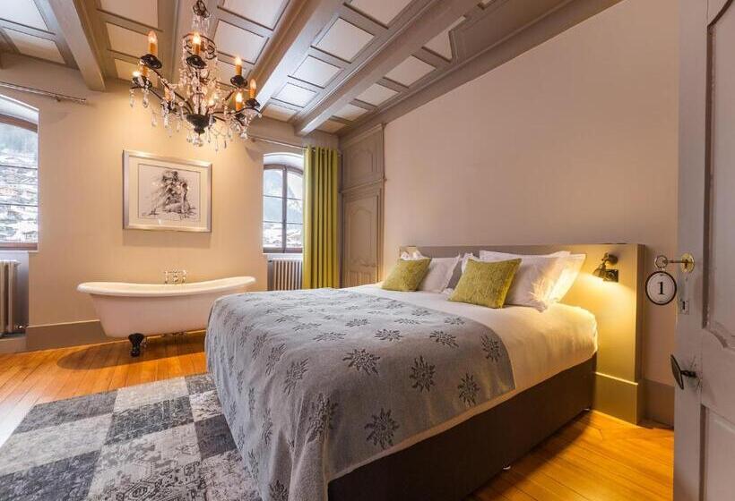 اتاق استاندارد, The Manoir