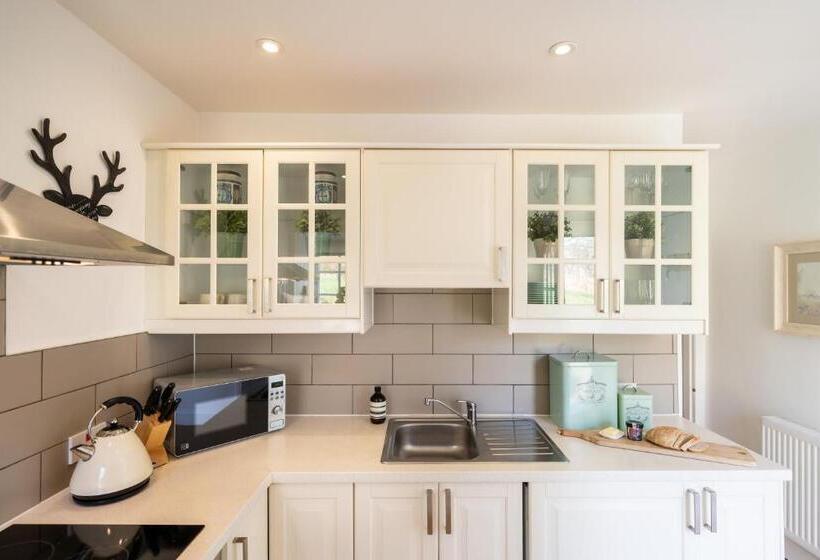 منزل غرفة نوم واحدة, Nether Glenny Farm