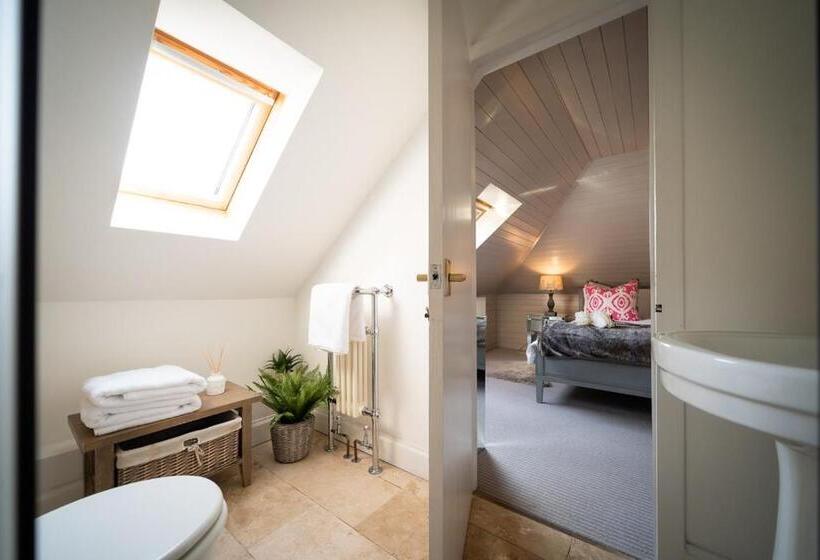 منزل غرفتين نوم, Nether Glenny Farm