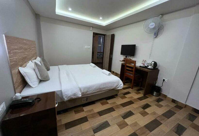 Номер Стандарт, The Phoenix Residency