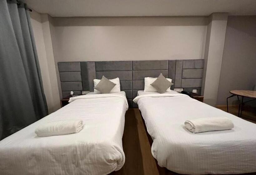 Номер Deluxe, The Phoenix Residency