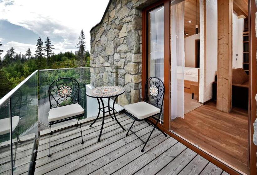 스탠다드 스튜디오, Aplend Hotel Ovruč