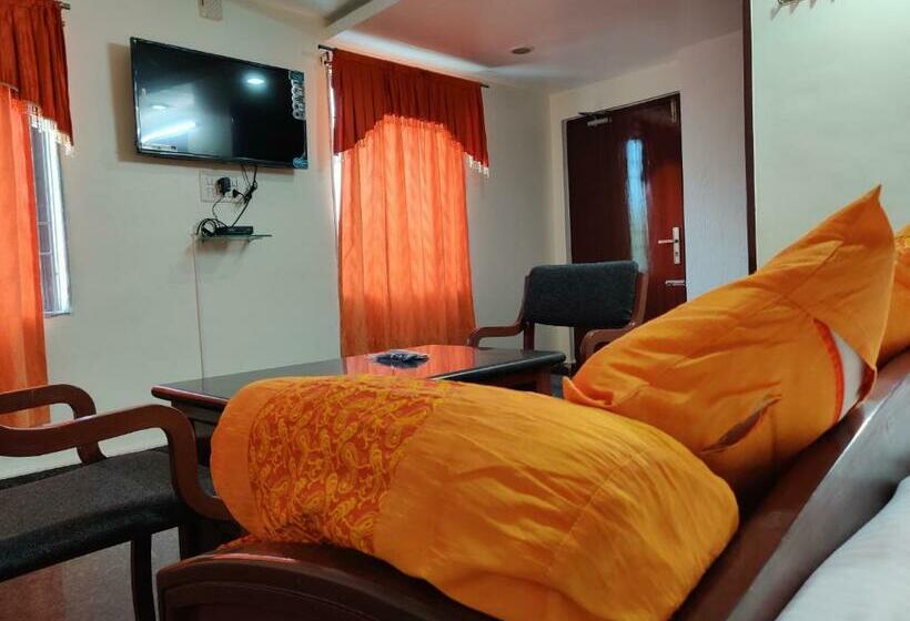 Трехместный Номер Комфорт, Gangavaram Residency