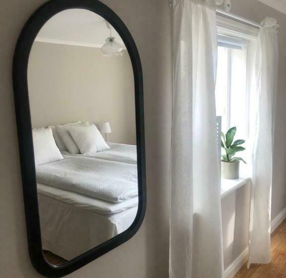 Номер Стандарт, ångbåten   New Buildt Double Rooms In The Center Of Gränna With Separate Entrance