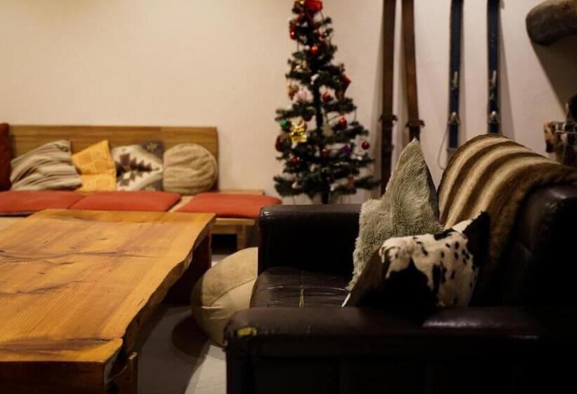 اتاق استاندارد با چشم‌انداز کوهستان, Country Inn Milky House