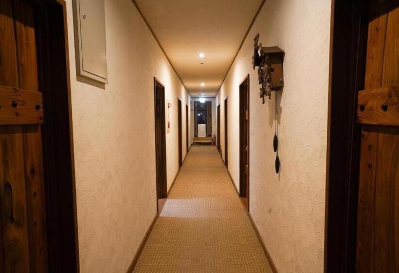 اتاق استاندارد با چشم‌انداز کوهستان, Country Inn Milky House