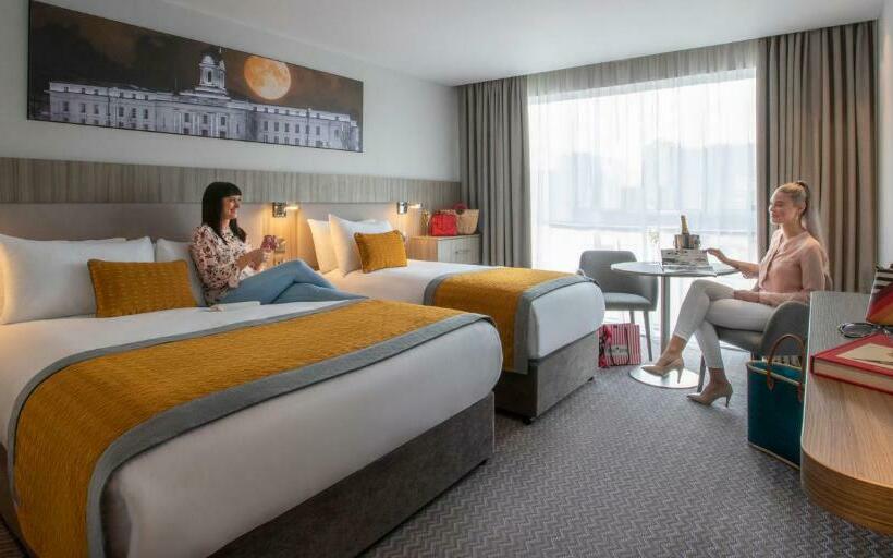 اتاق لوکس یک تخته, Maldron Hotel Merrion Road