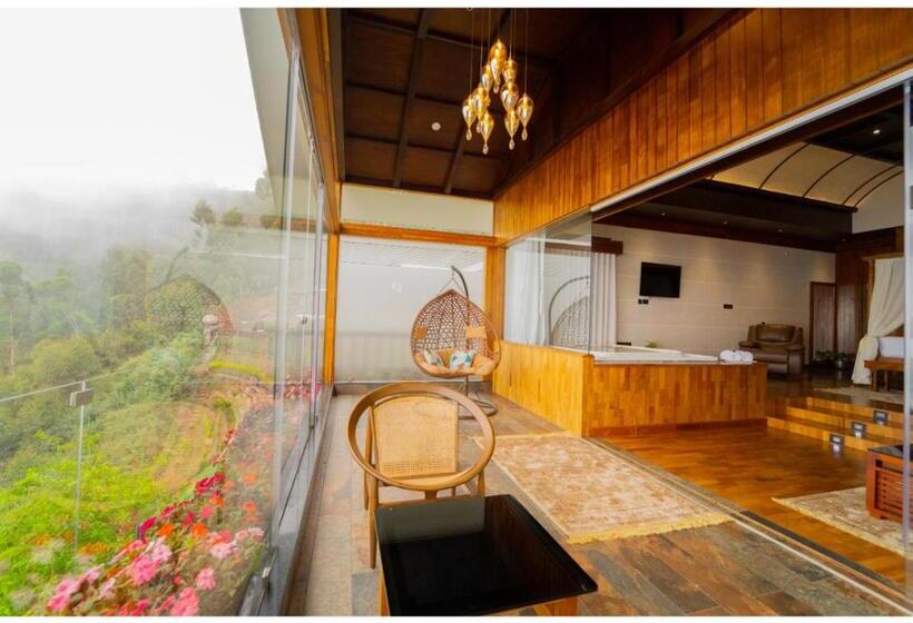 سوئیت رویال, Chandys Drizzle Drops   Munnar Top Station