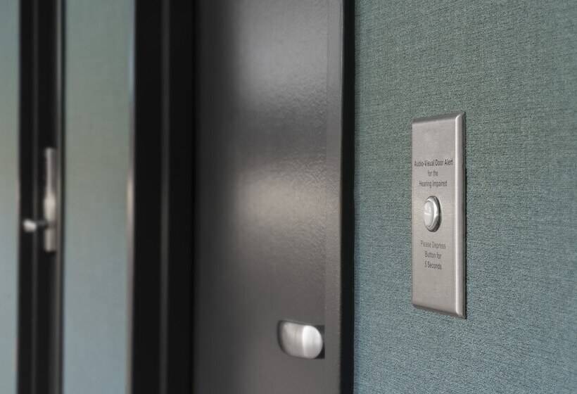 חדר סטנדרט מותאם לאדם עם מוגבלויות, Voco Chicago Downtown, An Ihg