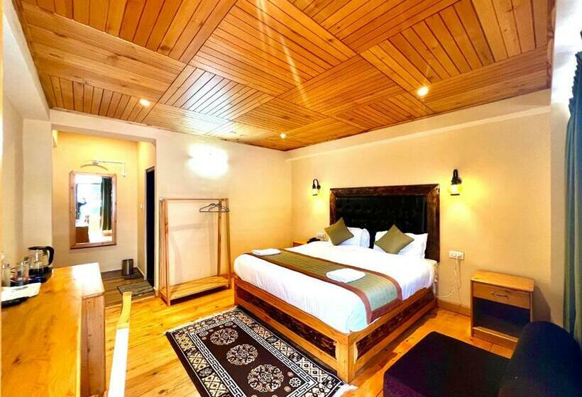 اتاق استاندارد با بالکن, The Country House