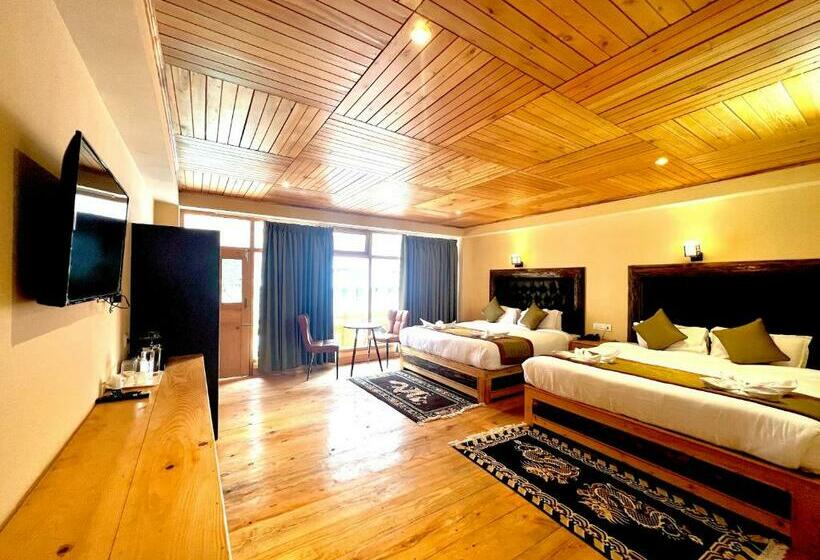 اتاق استاندارد با تخت بزرگ, The Country House