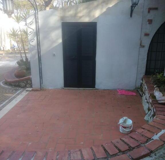 Бунгало Стандарт, Fondazione Villa Point Onlus