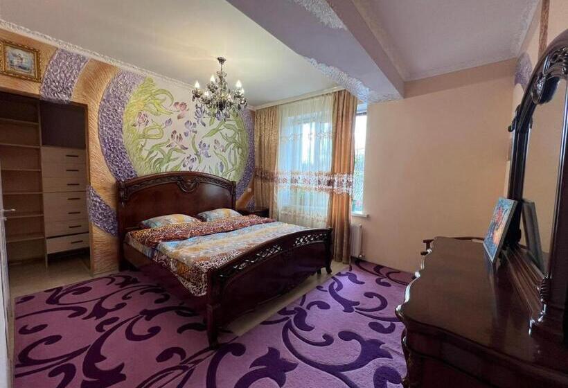 آپارتمان 2 خوابه, Golden Rose Room