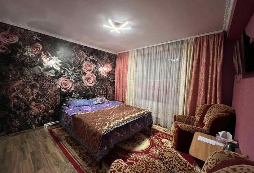 اتاق استاندارد یک نفره, Golden Rose Room