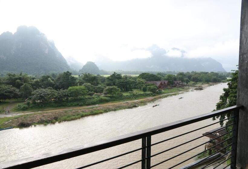 デラックスルーム, Inthira Vang Vieng