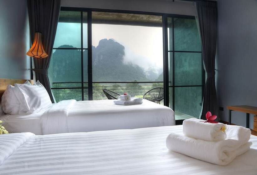 デラックスルーム, Inthira Vang Vieng