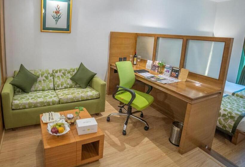 اتاق کلاب, The Orchid Hotel Pune Hinjewadi