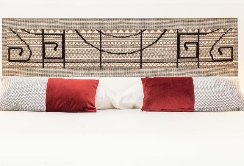 اتاق استاندارد با تراس, Domu Qirat   Authentic Rooms & Terraces