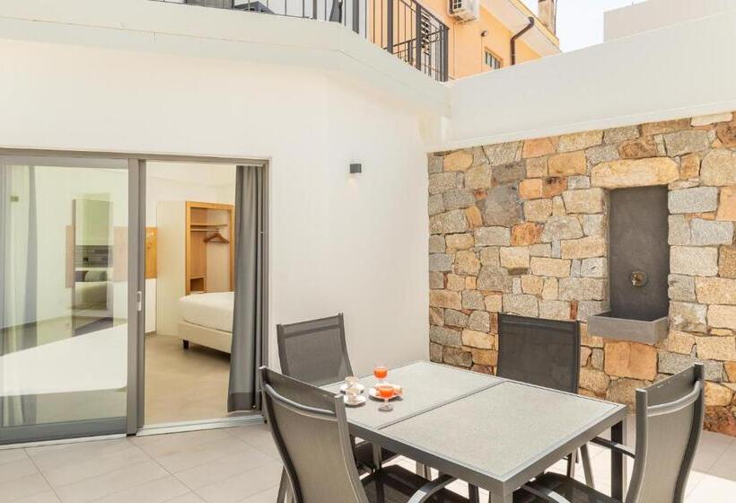 اتاق استاندارد با تراس, Domu Qirat   Authentic Rooms & Terraces