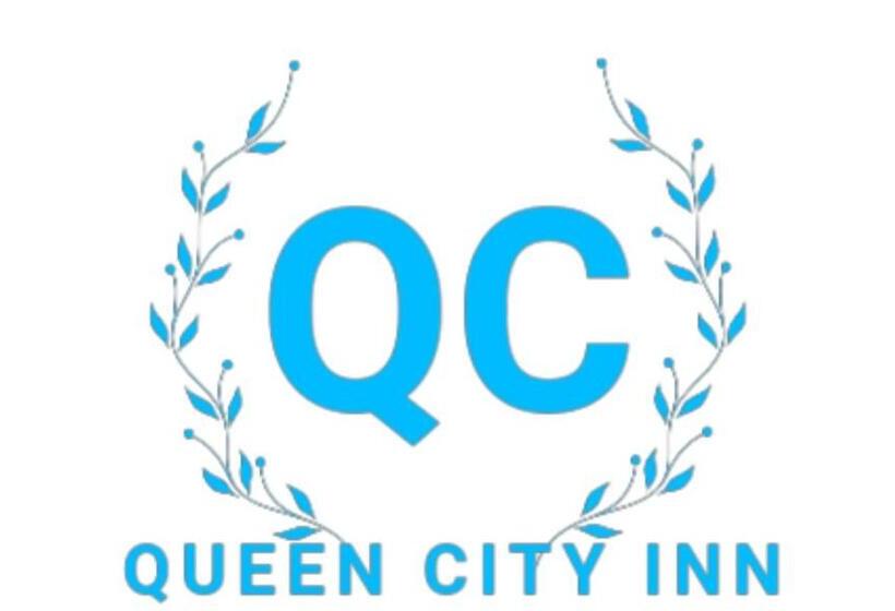اتاق خانوادگی, Queen City Inn