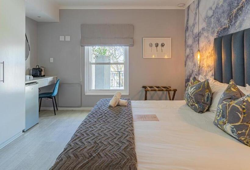 اتاق لوکس با تخت بزرگ, The Salene Hotel & Cottages