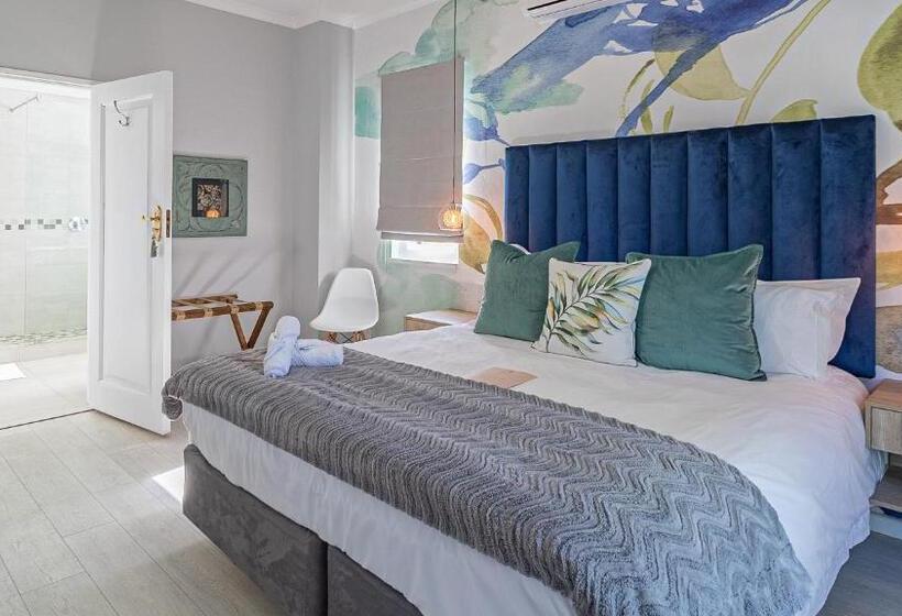 اتاق لوکس با تخت بزرگ, The Salene Hotel & Cottages
