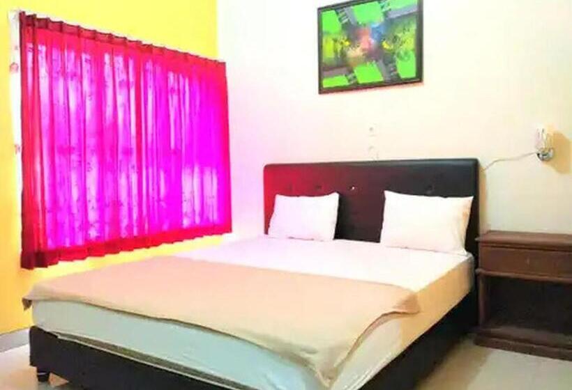 Номер Deluxe, Reddoorz At Hotel Nuansa Ngawi