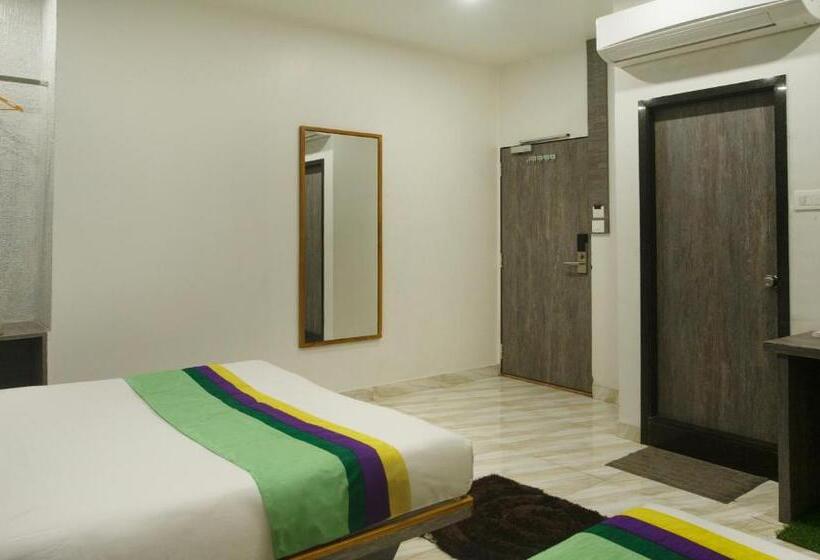 اتاق لوکس, Treebo Urban, 1 Km From Railway Station