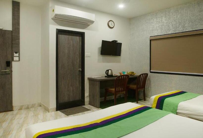 اتاق لوکس, Treebo Urban, 1 Km From Railway Station