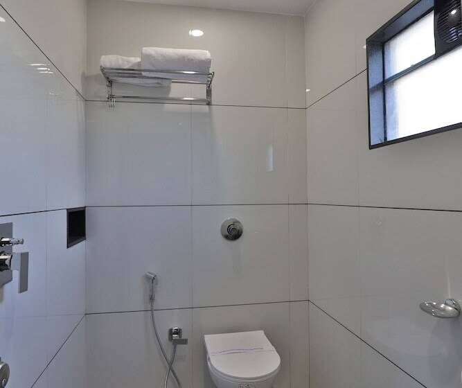 اتاق لوکس, Treebo Urban, 1 Km From Railway Station