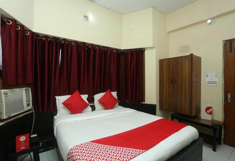 Номер Стандарт, Super Collection O Mathura Near Railway Station Formerly Gaurav Boarding House
