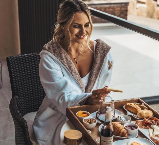 Люкс Кровать Кинг, Relais Forte Benedek Wine & Spa   Adults Only