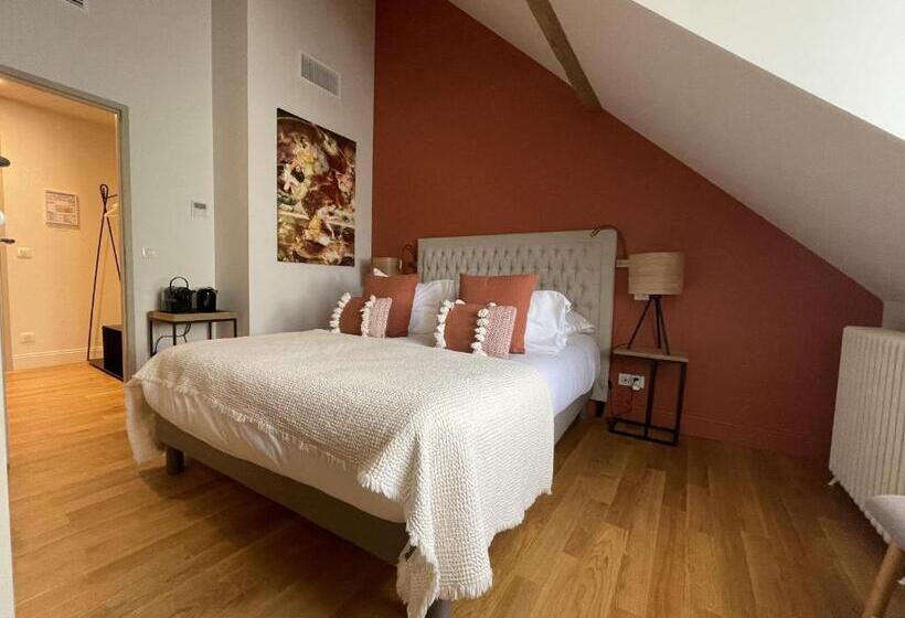 Номер Стандарт, Manoir De Villamont