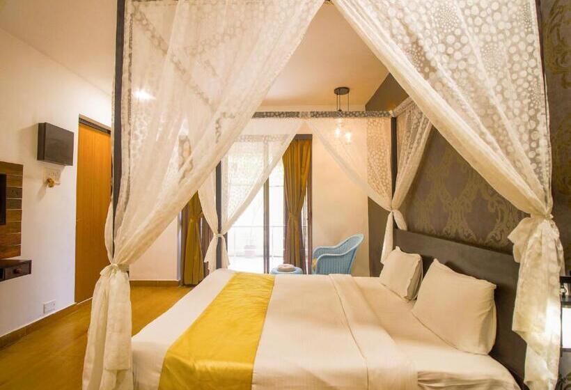 اتاق لوکس, Verandah   A Beautiful Story, Near Anjuna Beach
